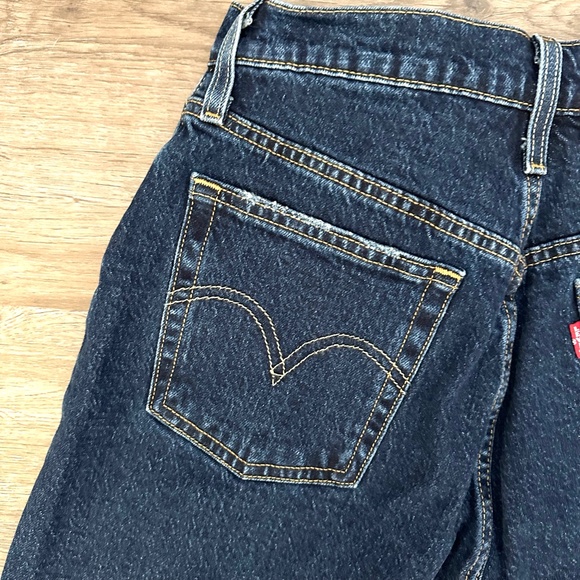 NWT Levi's® Premium 501® Original High Rise Dark Wash Distressed Jean Shorts - Picture 7 of 7